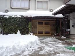 大雪の日、玄関前2016年1月
